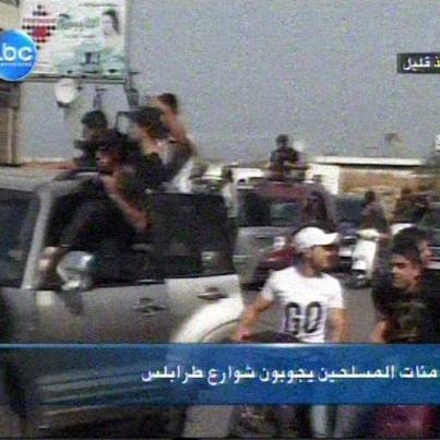 convoi d'hommes arms  Tripoli